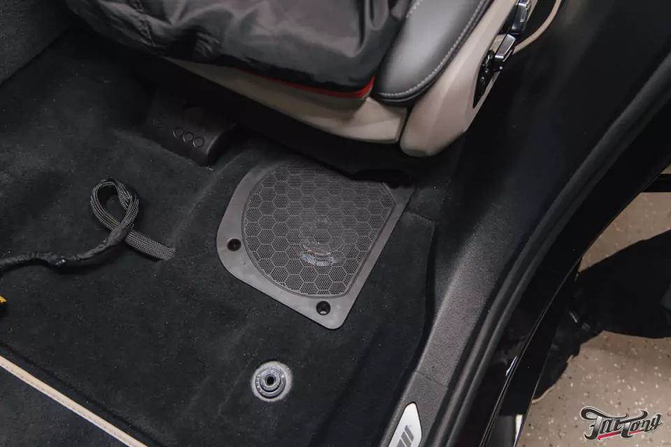 Заменили на BMW X7 Bowers & Wilkins: выполнили комплексную шумоизоляцию салона и построили новую акустическую систему!